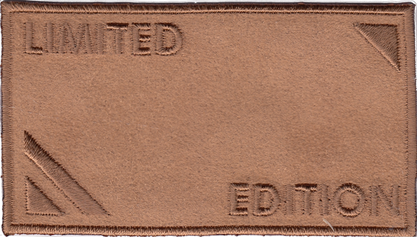 RETTANGOLO SCAMOSCIATO CON SCRITTA LIMITED EDITION