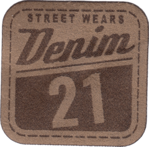 QUADRATO SOTTILE CON SCRITTA DENIM 21