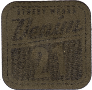 QUADRATO SOTTILE CON SCRITTA DENIM 21